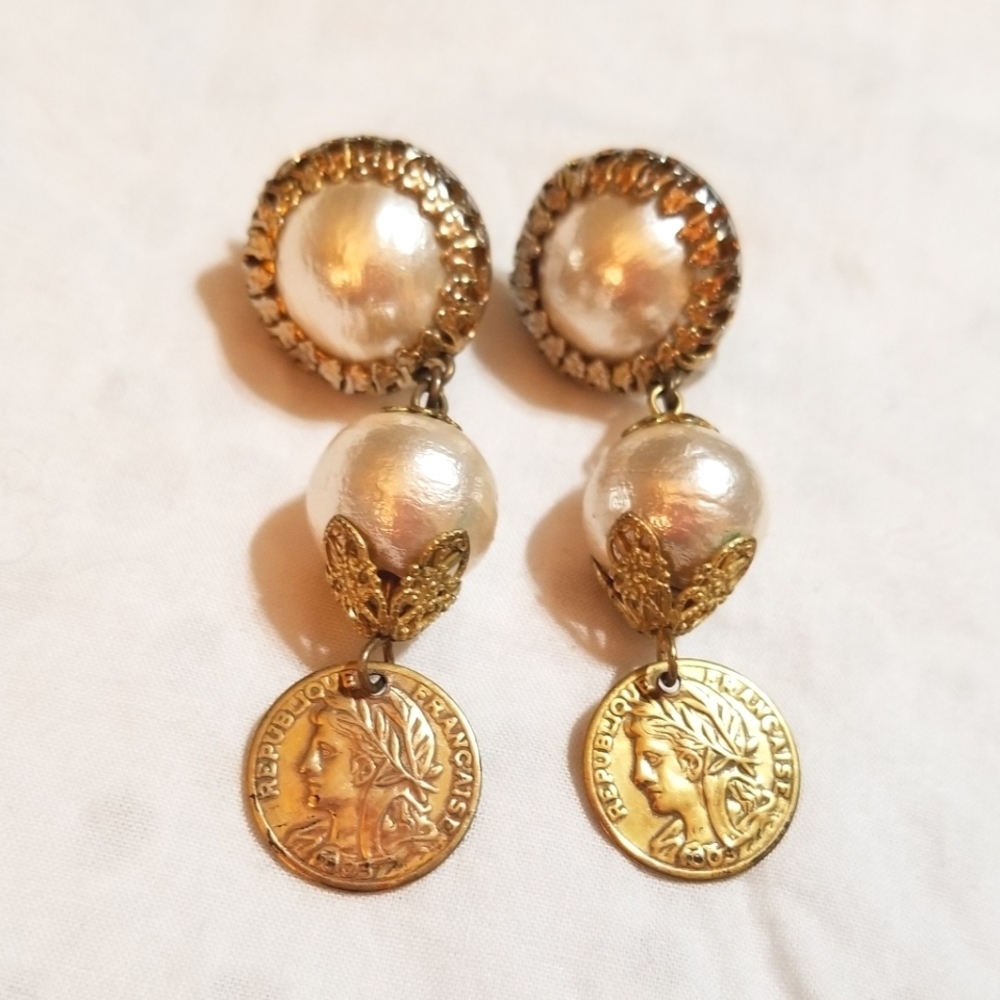 Rare Miriam Haskell Vintage Pearl Republique Francais Coin Earrings - Picture 2 of 10
